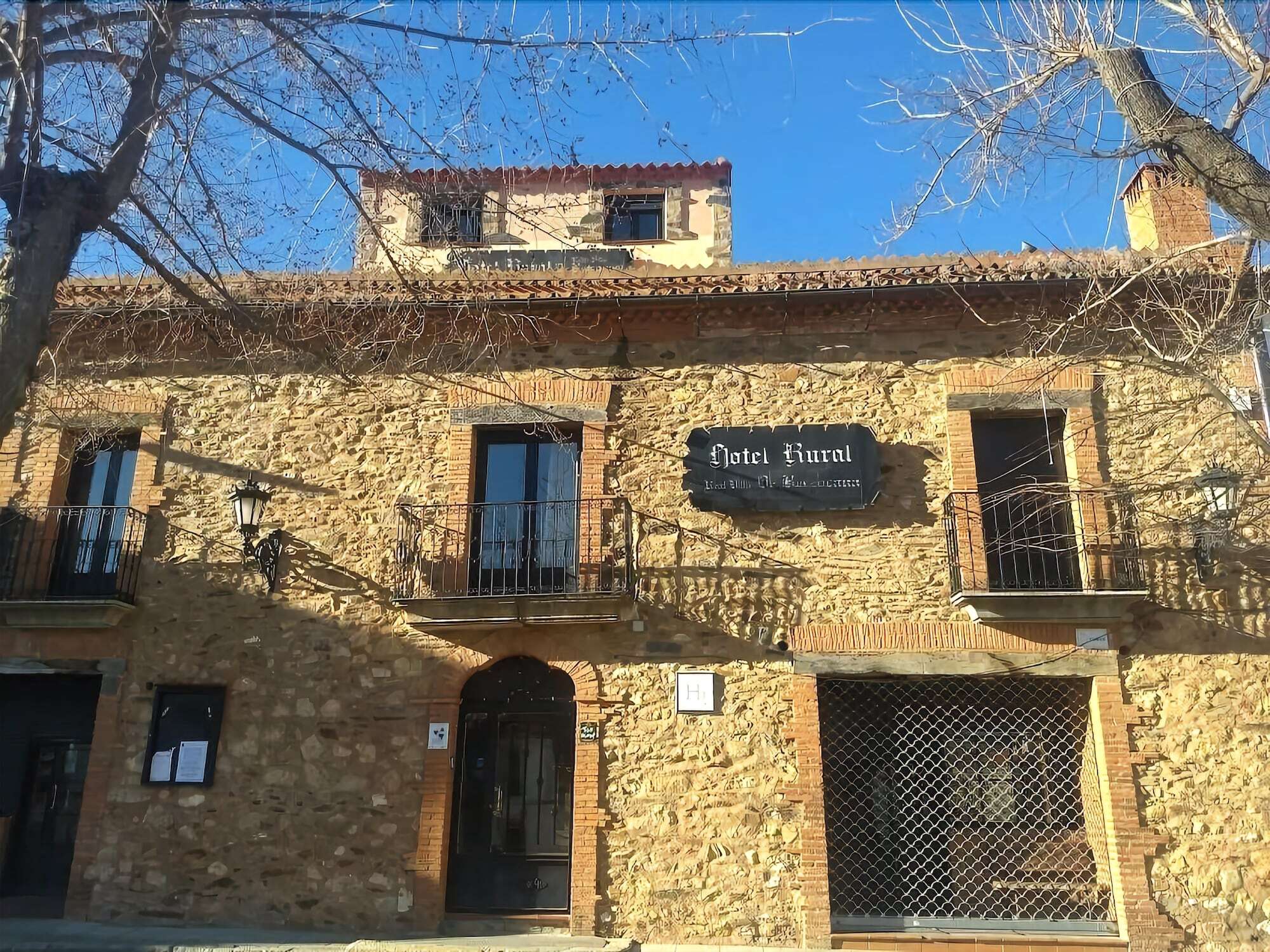 Hotel Villa De Berzocana Exterior photo